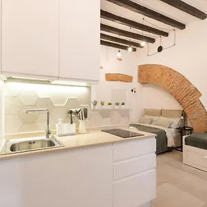 Bricks & Beams In The Key Area Of Milan
